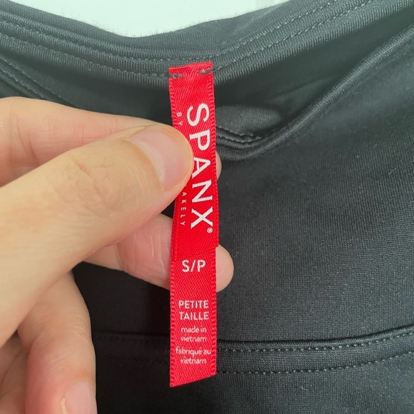 Spanx Cropped Black Leggings Size Small Petite - Picture 3 of 10